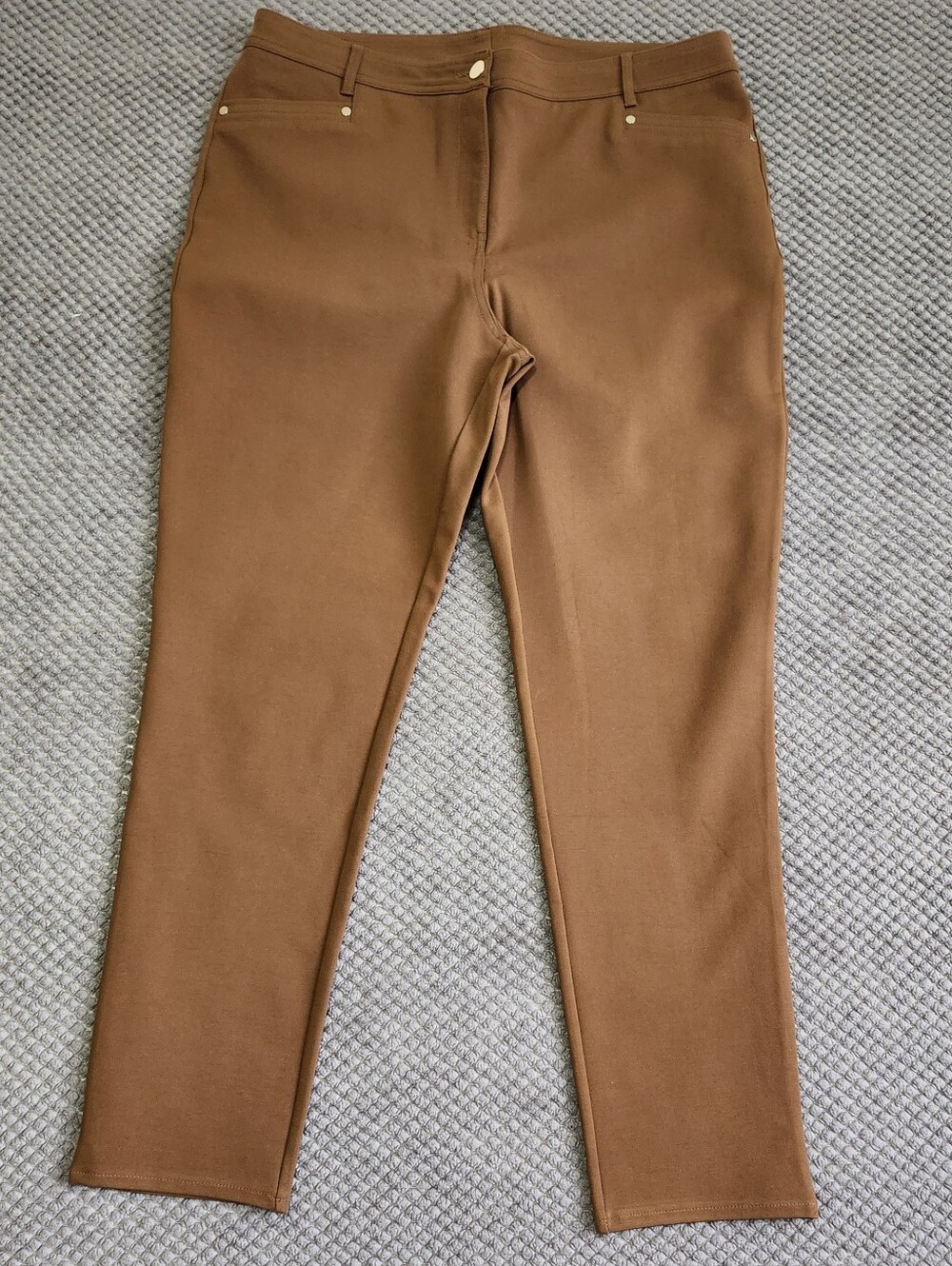 Stretch Straight-Leg Pants in Warm Brown